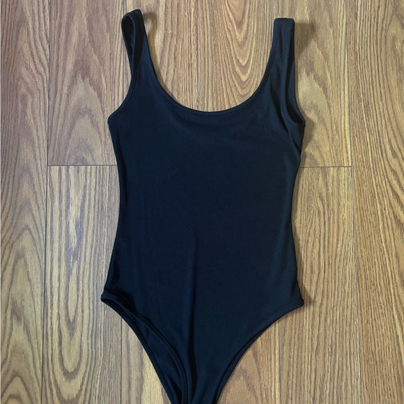 Bodysuits - Picture 3 of 5
